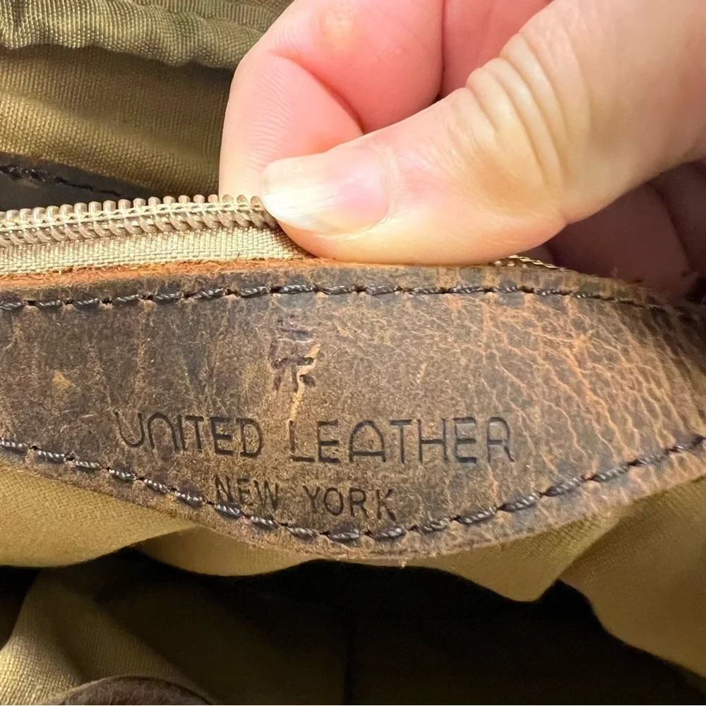 united leather this messenger